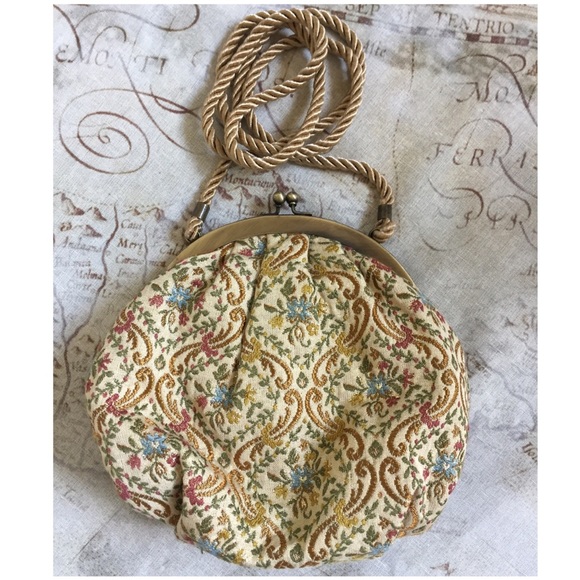 Talbots Handbags - 🌼Boho Vintage Look Tapestry Purse
